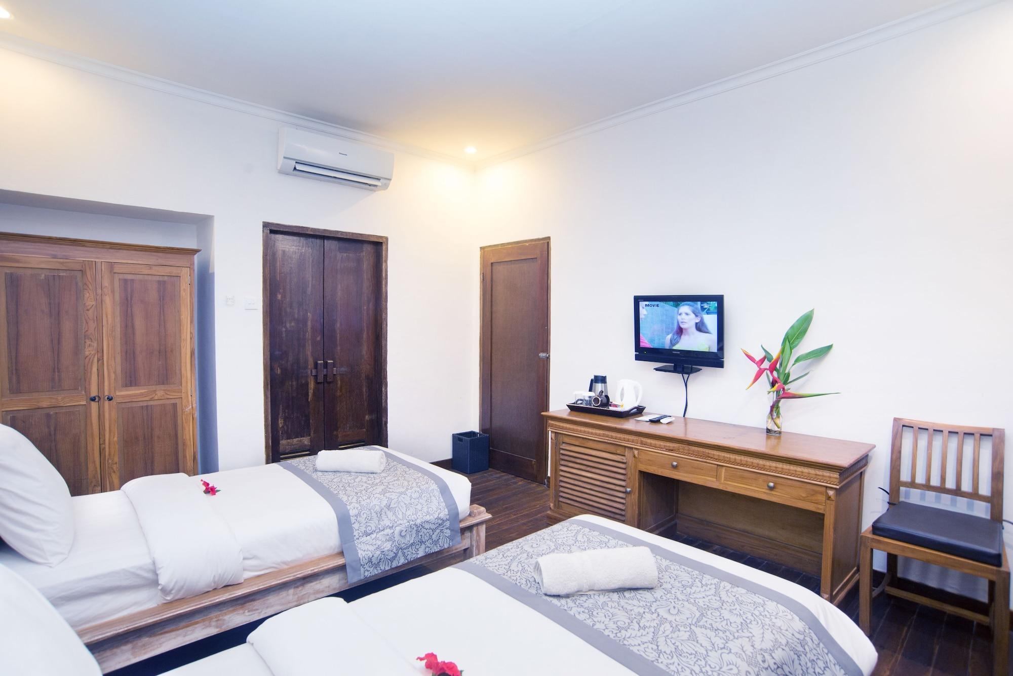 Royal Regantris Villa Karang 吉利阿尔 外观 照片