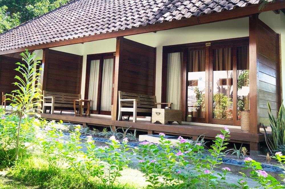 Royal Regantris Villa Karang 吉利阿尔 外观 照片