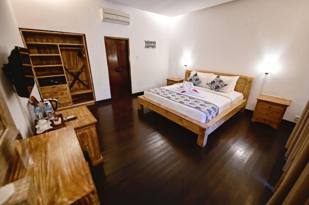 Royal Regantris Villa Karang 吉利阿尔 外观 照片
