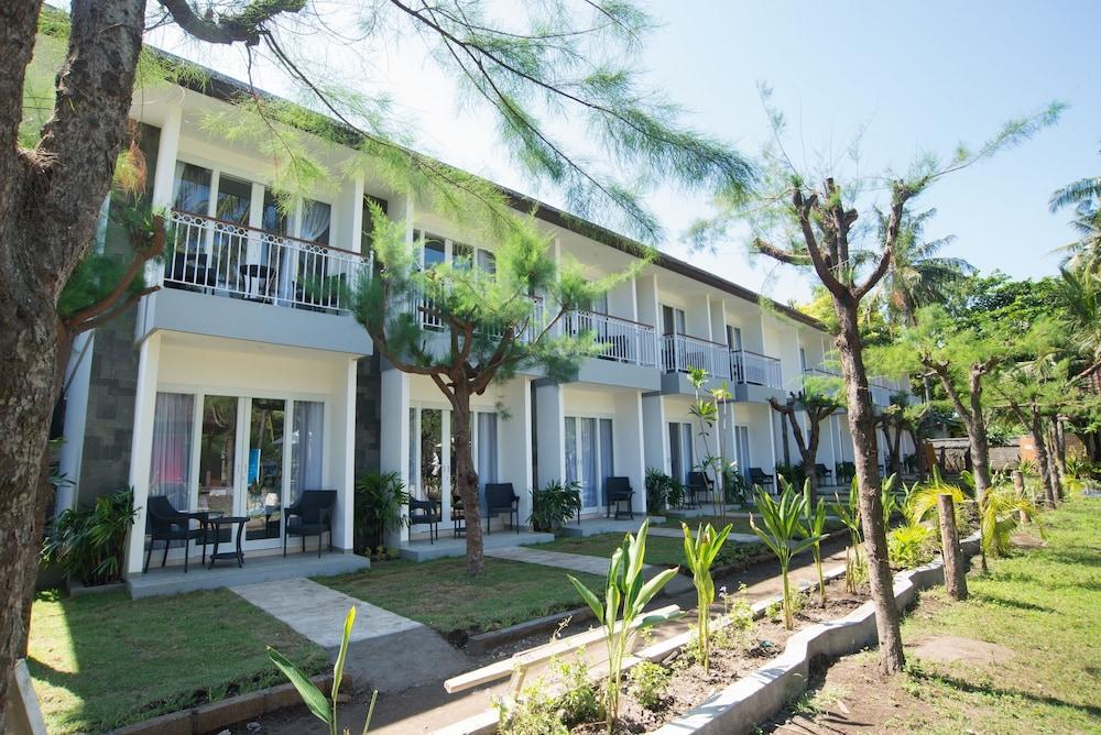 Royal Regantris Villa Karang 吉利阿尔 外观 照片