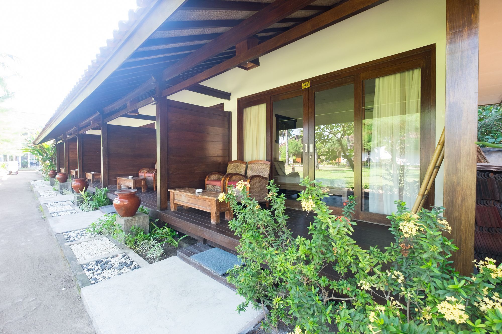 Royal Regantris Villa Karang 吉利阿尔 外观 照片