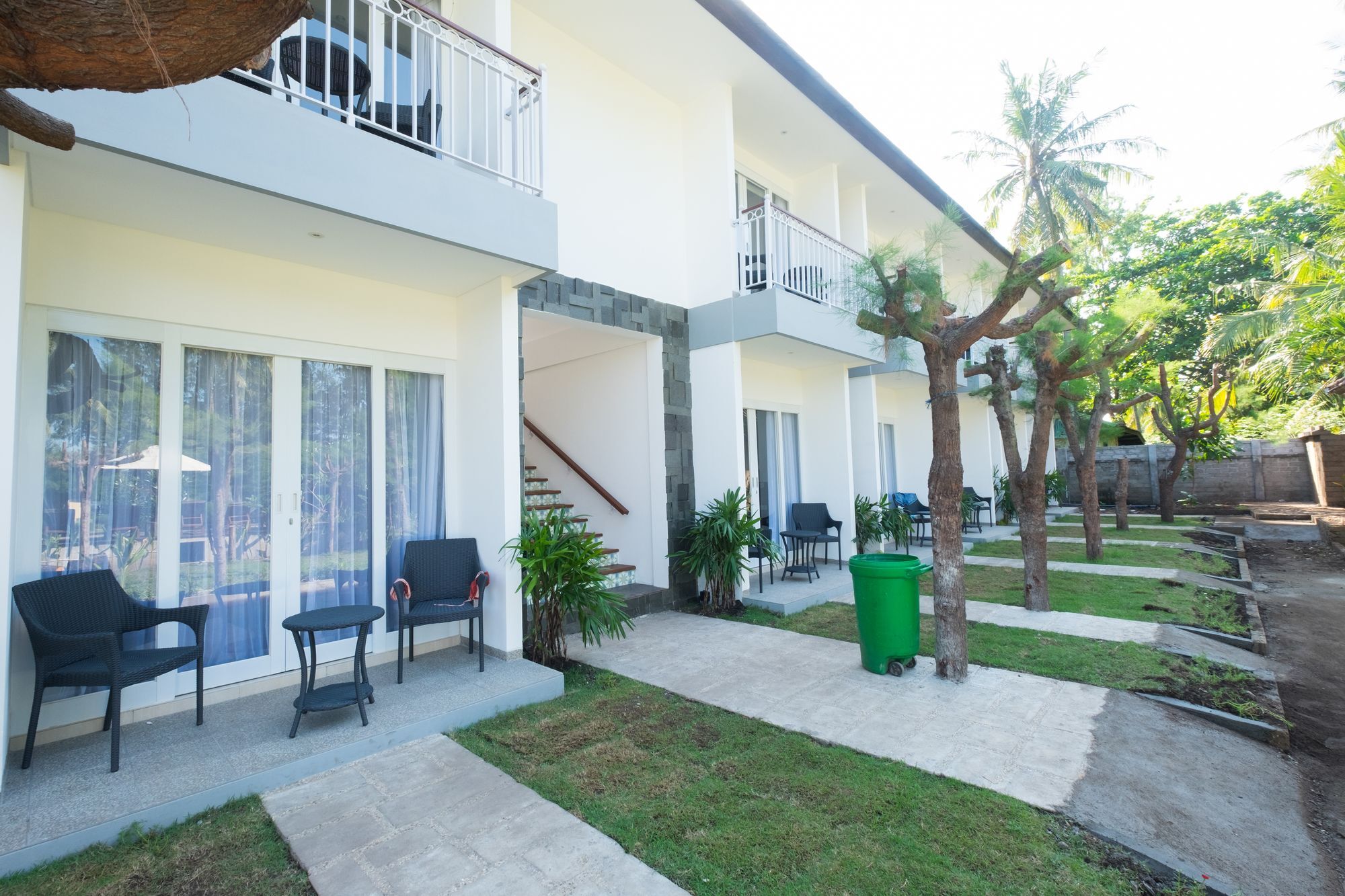 Royal Regantris Villa Karang 吉利阿尔 外观 照片