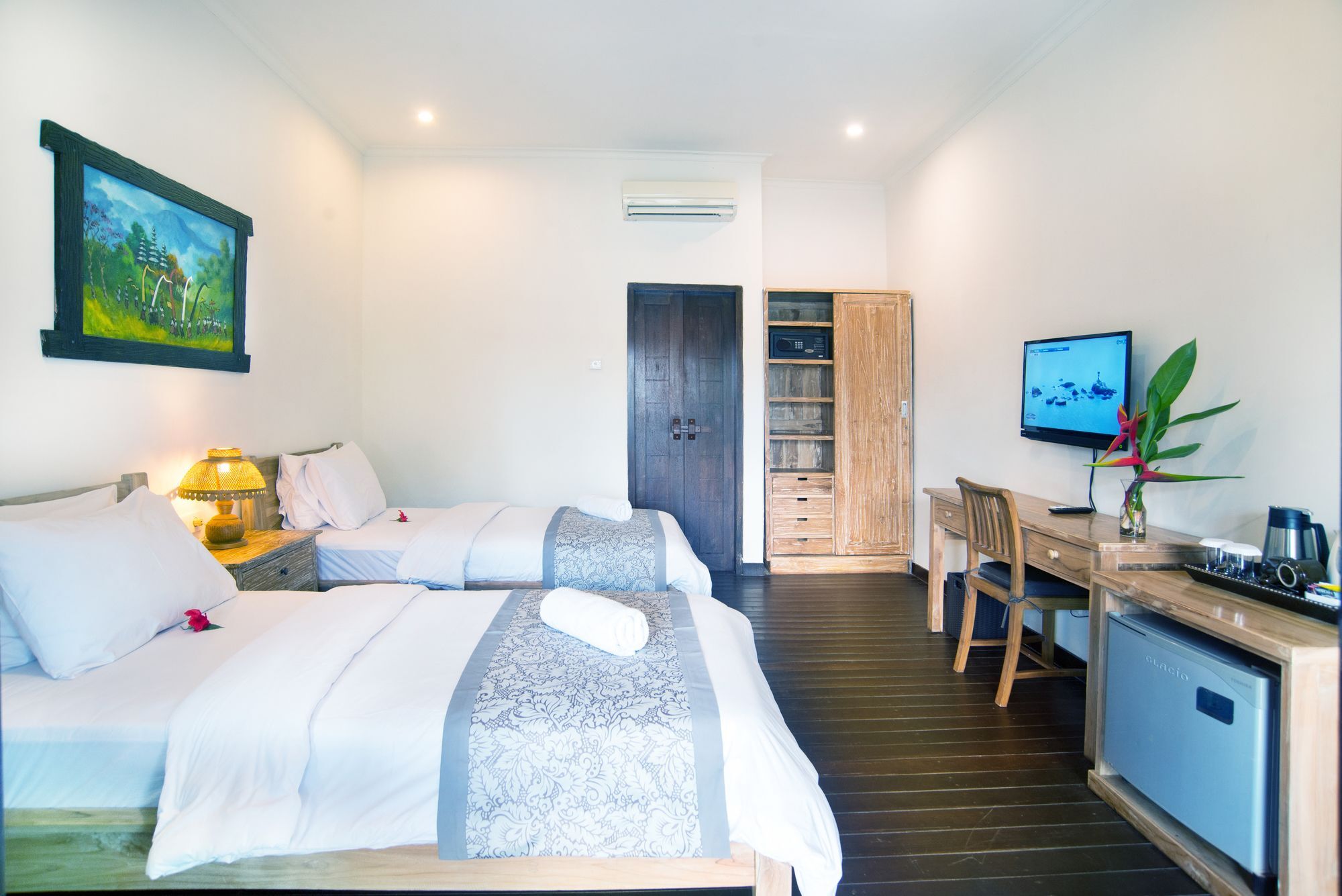 Royal Regantris Villa Karang 吉利阿尔 外观 照片