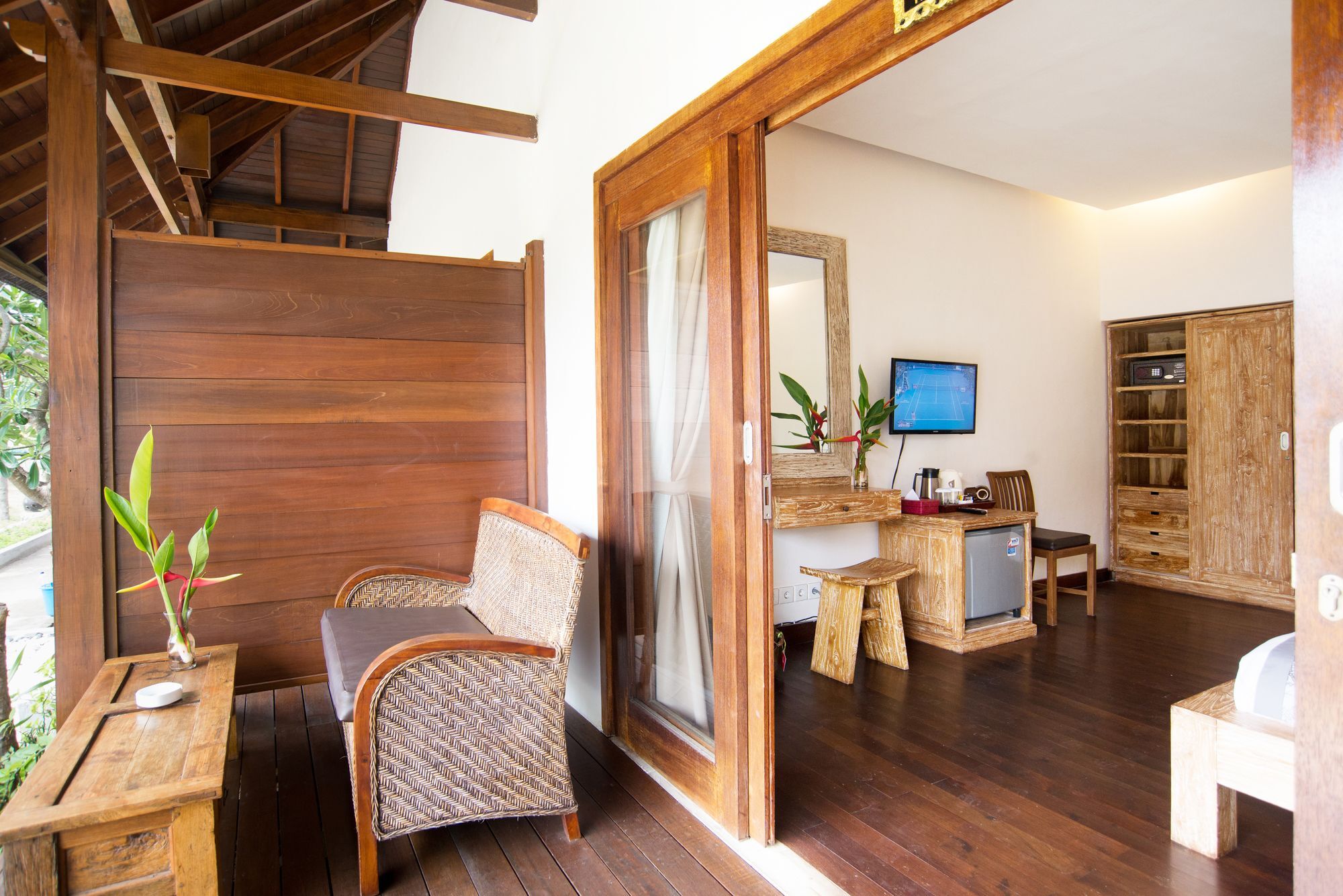 Royal Regantris Villa Karang 吉利阿尔 外观 照片
