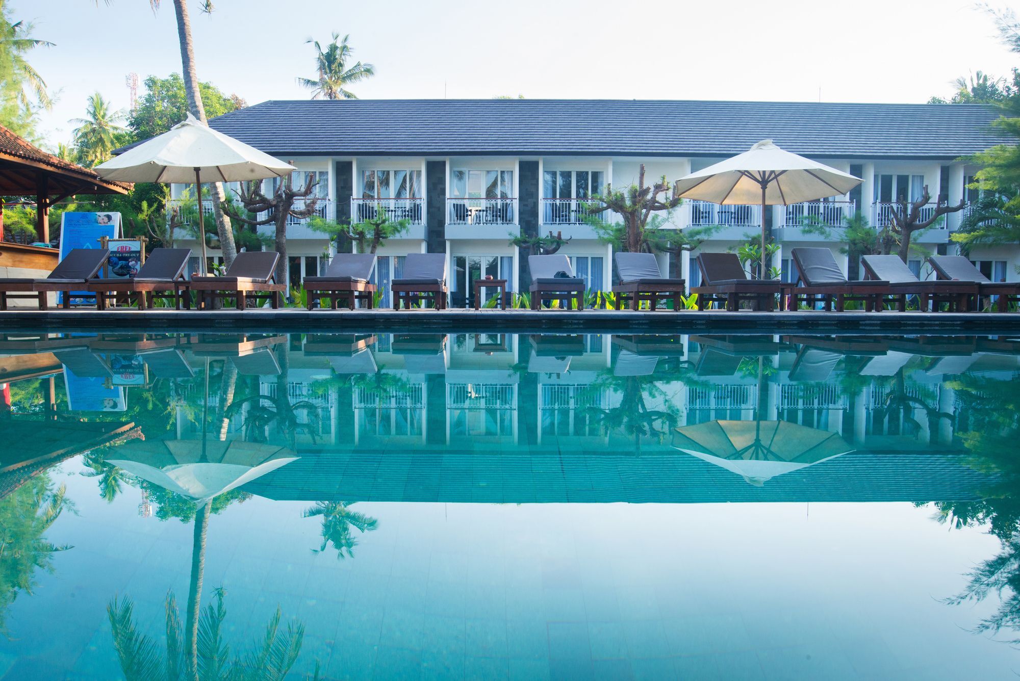 Royal Regantris Villa Karang 吉利阿尔 外观 照片