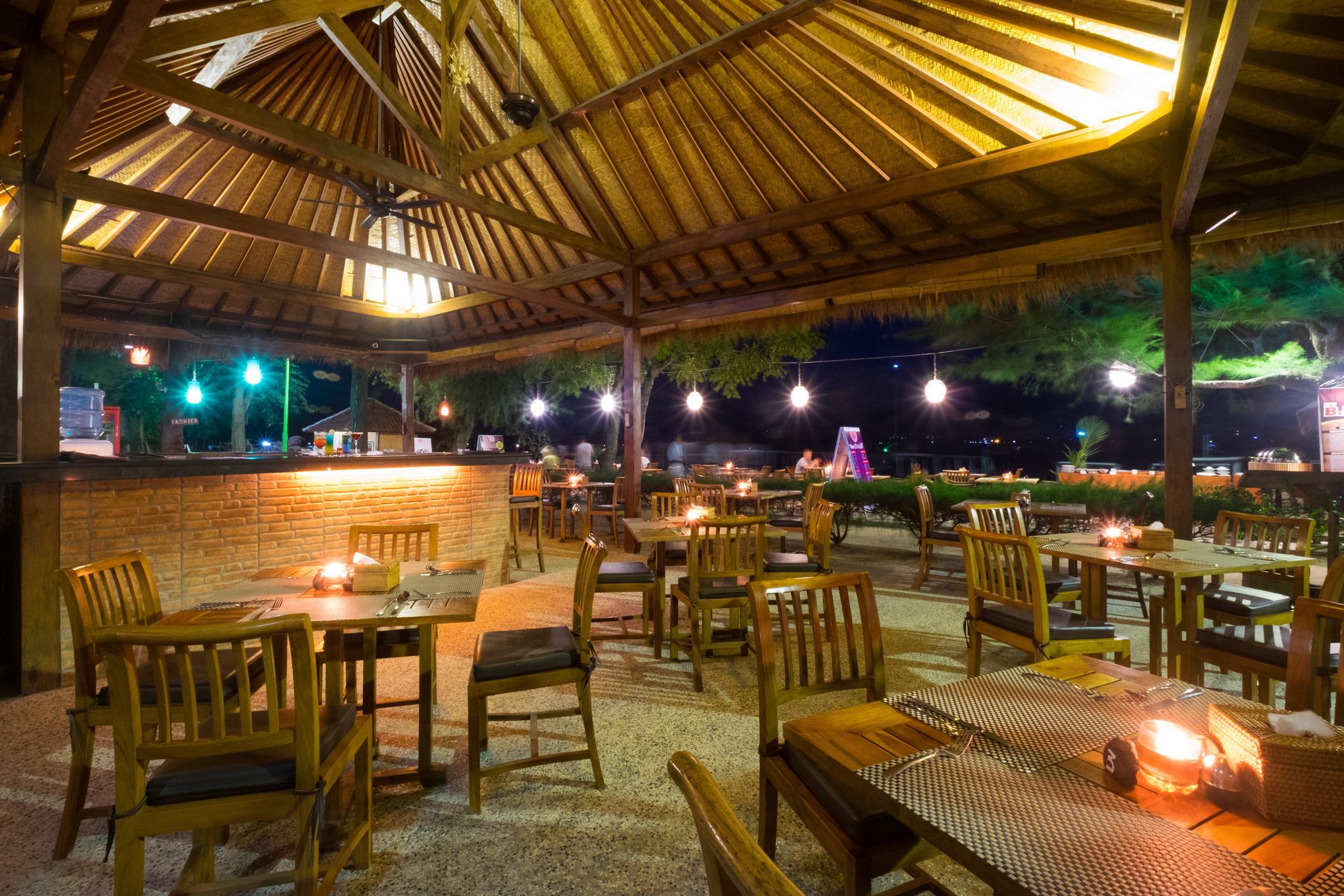Royal Regantris Villa Karang 吉利阿尔 外观 照片